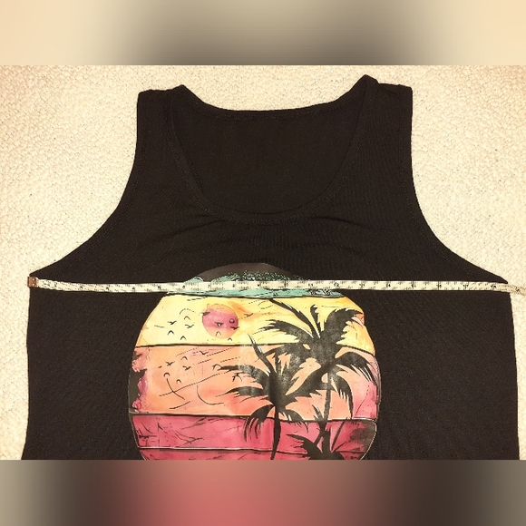 2 Women's Tank Tops - Picture 4 of 5